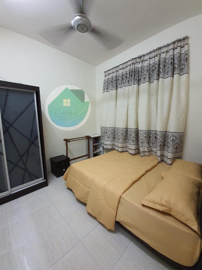 Swimming Pool With 5 Bedroom House Full Ac Near Stadium Hang Jebat Malacca Exterior photo